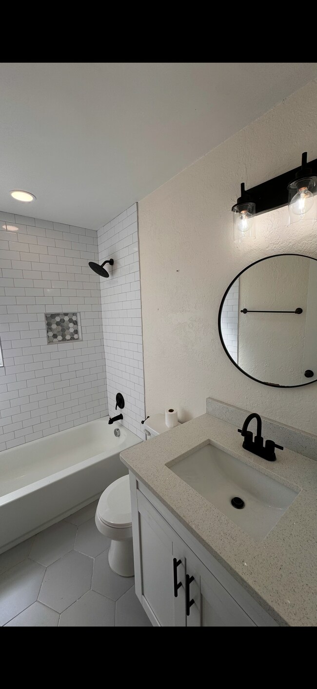 4594 10th Ave N in St. Petersburg, FL - Building Photo - Building Photo