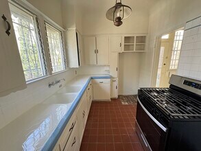 422 S Detroit St, Unit 422 in Los Angeles, CA - Building Photo - Building Photo