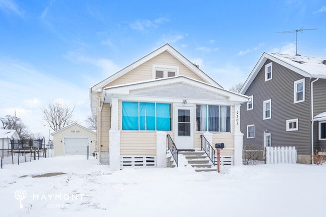 2305 E 33rd St in Lorain, OH - Foto de edificio - Building Photo