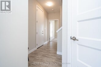 925 Sarnia Rd in London, ON - Building Photo - Building Photo