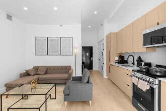 19 St Marks Pl, Unit SI FL1-ID1495796P in New York, NY - Foto de edificio - Building Photo