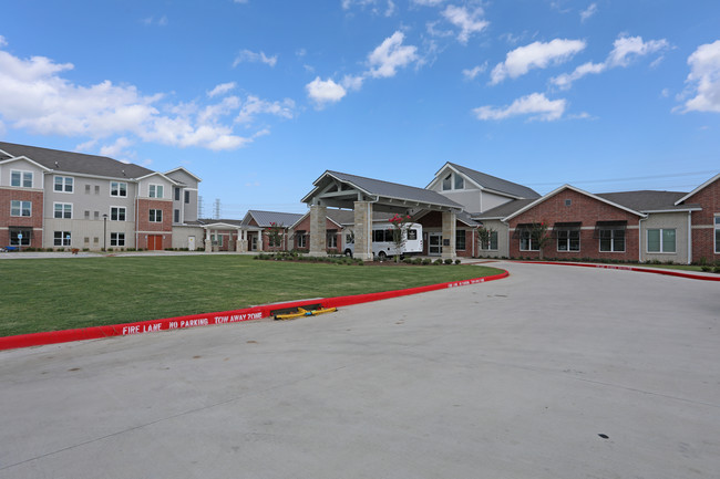 The Delaney At South Shore Harbor in League City, TX - Foto de edificio - Primary Photo