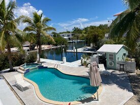 196 Lorelane Pl, Unit Daisy in Key Largo, FL - Building Photo
