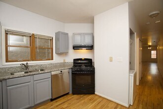 1342 W Hubbard St in Chicago, IL - Building Photo - Building Photo