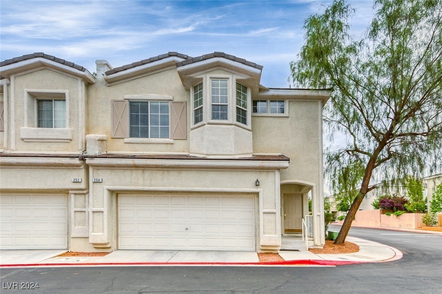 256 Hopeful Ridge Ct, Unit 415 in Henderson, NV - Foto de edificio