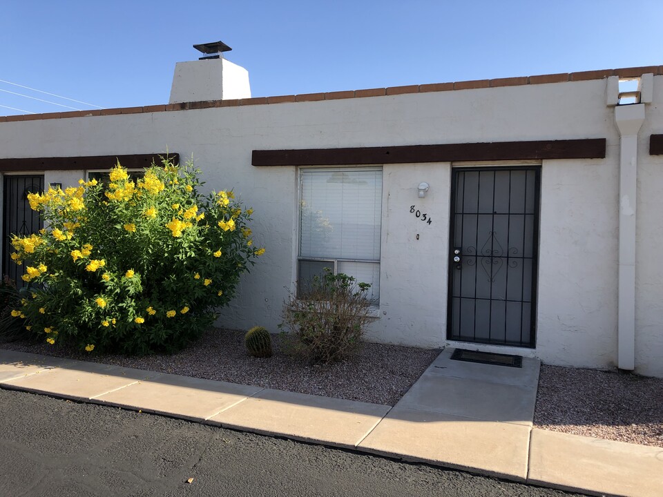 8034 E Oak St, Unit 8034 in Scottsdale, AZ - Building Photo