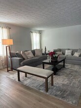 6477 Tralee Ln in Goshen, OH - Building Photo - Building Photo