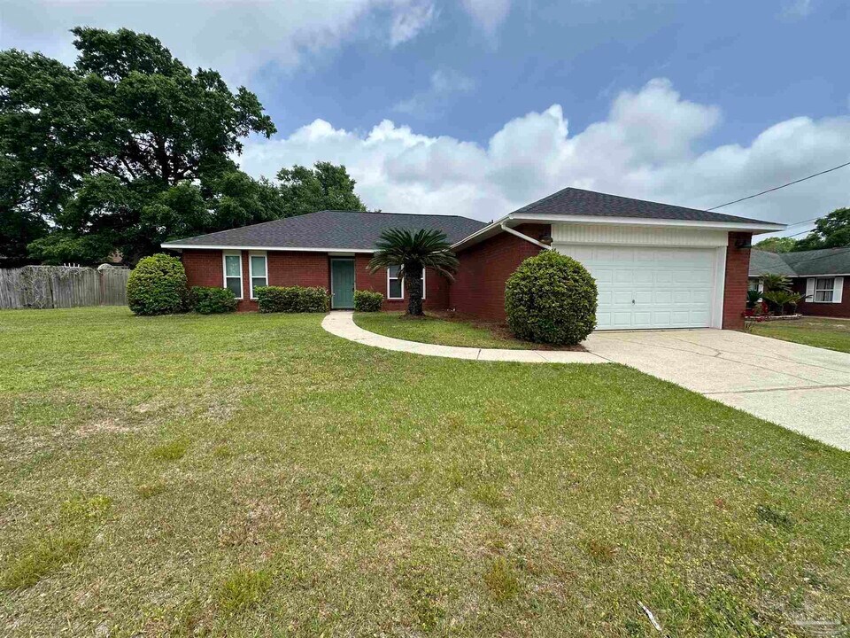 582 Ard Dr in Pensacola, FL - Building Photo