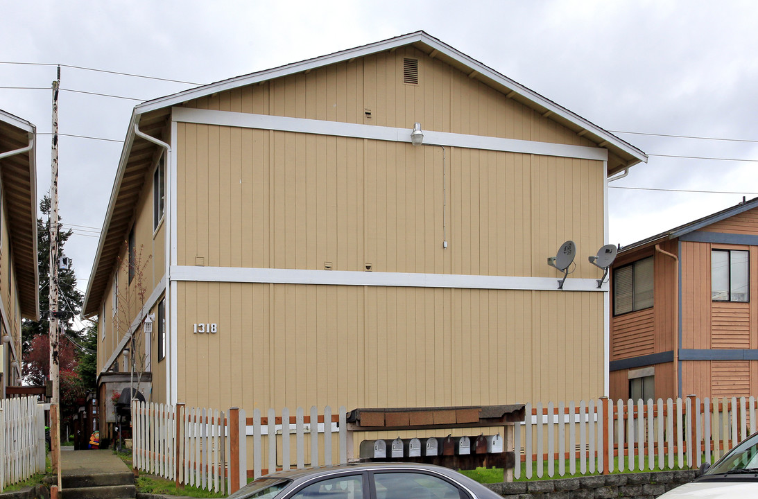 Chestnut Court South in Everett, WA - Foto de edificio