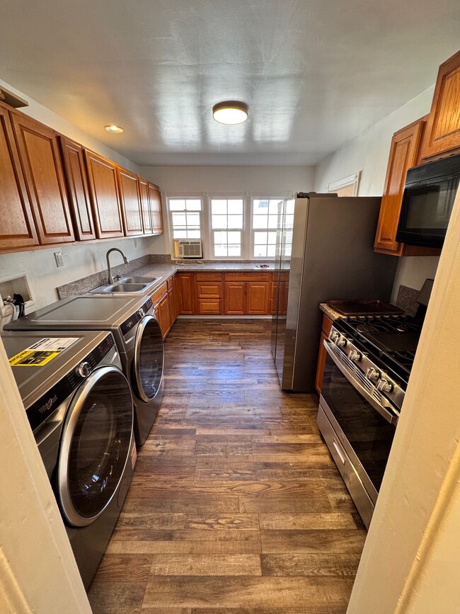 1261 1/2 S Plymouth Blvd, Unit 1261.5