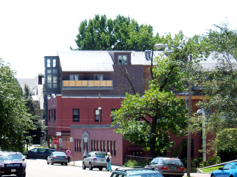 Hood Residences Condominium in Burlington, VT - Building Photo