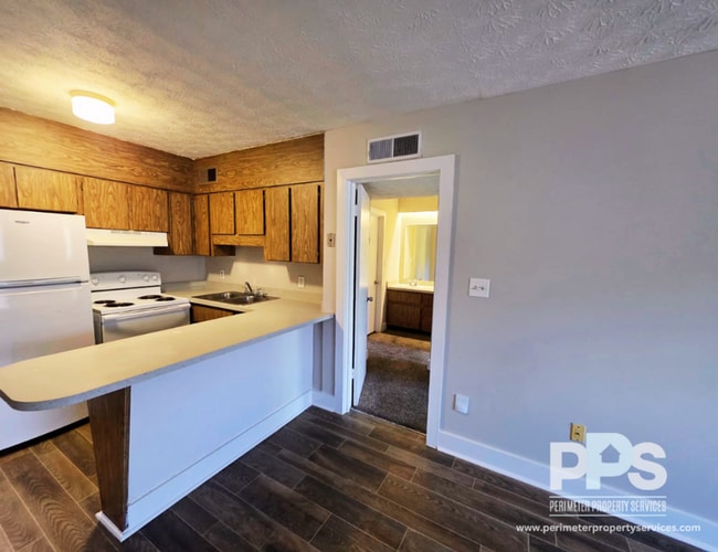 property at 1040 Sandtown Rd SW