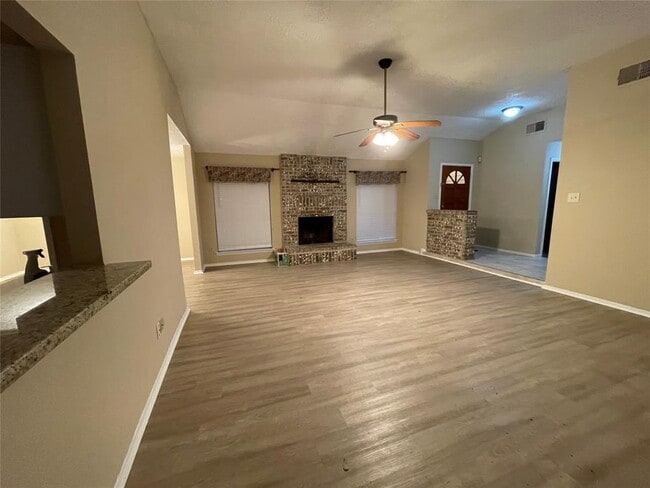 property at 1103 W Castlewood Ave