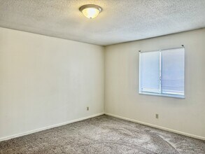 1153 Country Ln in Holland, MI - Foto de edificio - Building Photo