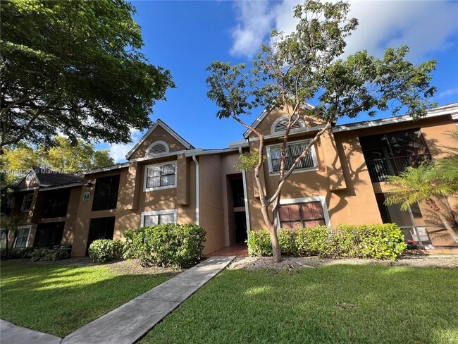 15689 SW 106th Ln in Miami, FL - Building Photo - Building Photo