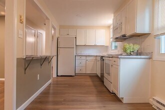 144 Blanchard Rd in Belmont, MA - Foto de edificio - Building Photo