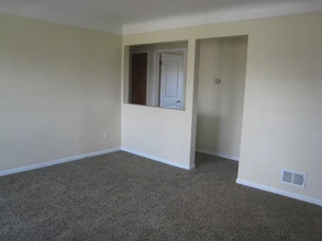 531 Highland St, Unit #2 in Wyandotte, MI - Building Photo - Building Photo
