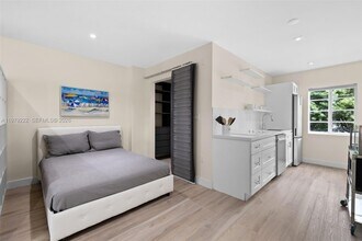 1241 14th St in Miami Beach, FL - Building Photo - Building Photo