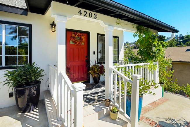 4203 Cumberland Ave in Los Angeles, CA - Building Photo - Building Photo