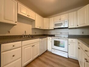 6 S Washington St in North Attleboro, MA - Building Photo - Building Photo