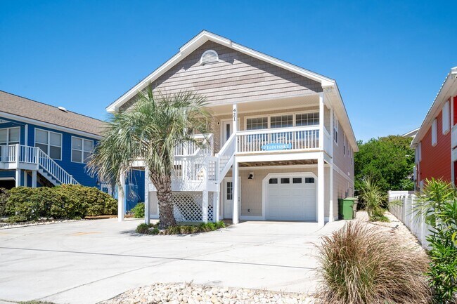 421 Fort Fisher Blvd N in Kure Beach, NC - Building Photo - Building Photo