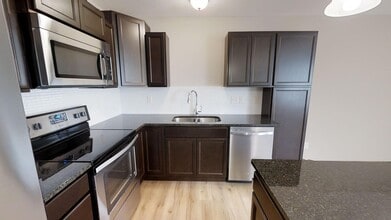 8778 E Harry St in Wichita, KS - Building Photo - Building Photo