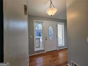 3288 Timber Bluff Dr NE in Marietta, GA - Foto de edificio - Building Photo