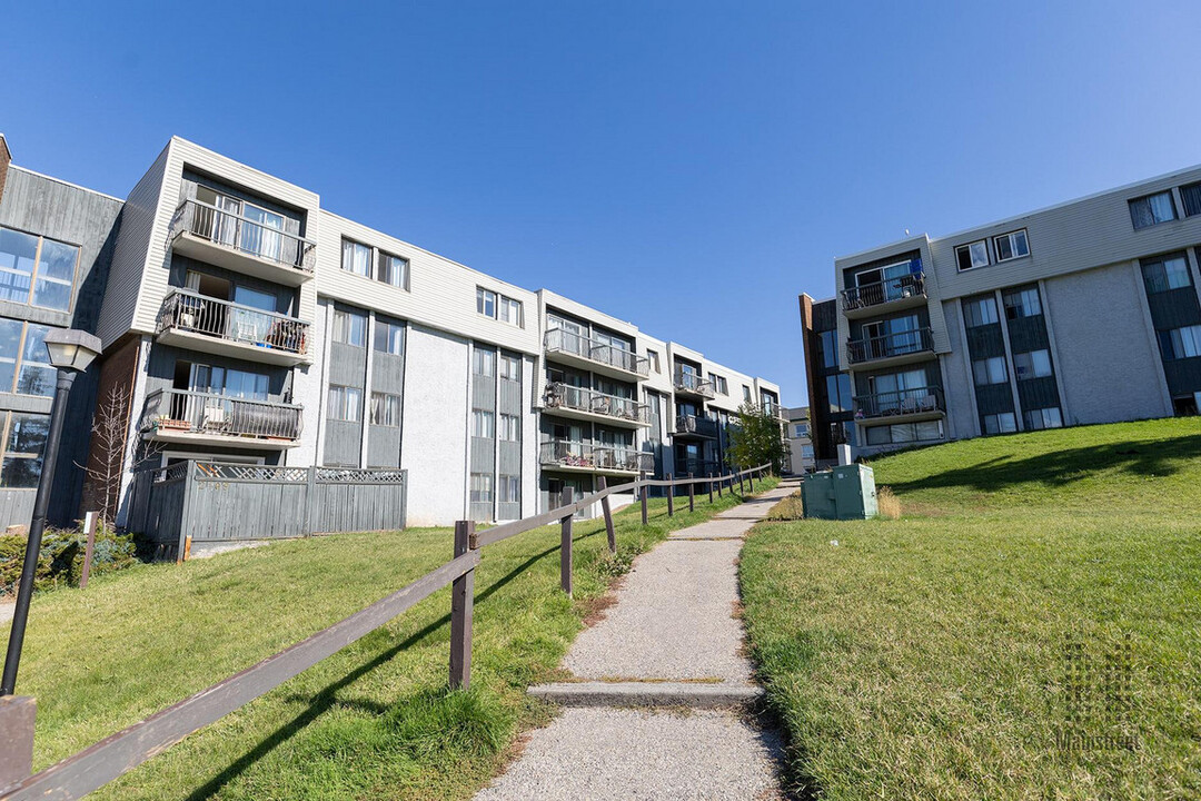 Bonaventure Apartments in Calgary, AB - Building Photo