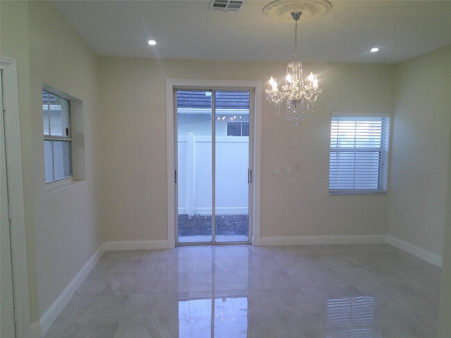 19250 NW 22nd St in Pembroke Pines, FL - Building Photo - Building Photo