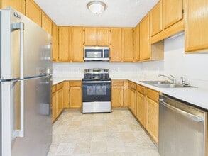 1010 New York Ave in Glen Allen, VA - Building Photo - Building Photo