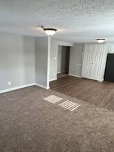 21 1/2 5th St, Unit 21.5 in Roseville, OH - Building Photo - Building Photo