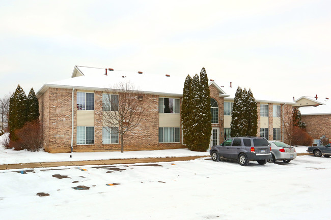 Looking Glass Meadows in DeWitt, MI - Building Photo - Building Photo