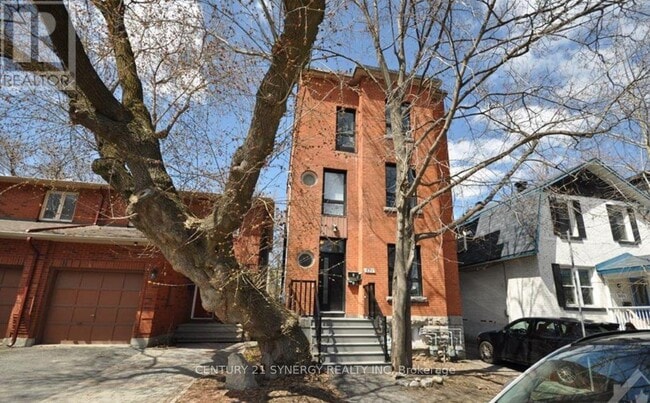 property at 571-571 McLeod St