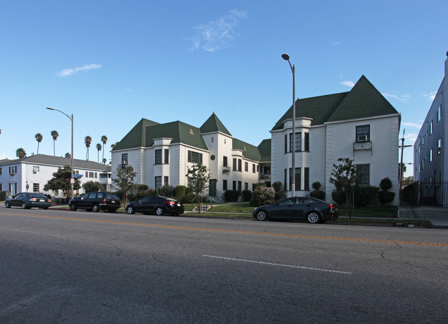 1940-1950 N Vermont Ave in Los Angeles, CA - Building Photo - Building Photo