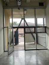 120 S Hewitt St, Unit 2 in Los Angeles, CA - Foto de edificio - Building Photo