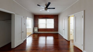 Arwyn Manor Apartments...New York Style..Newly Remodeled Apartments...Hardwood Floors! CALL NOW! in Los Angeles, CA - Building Photo - Floor Plan