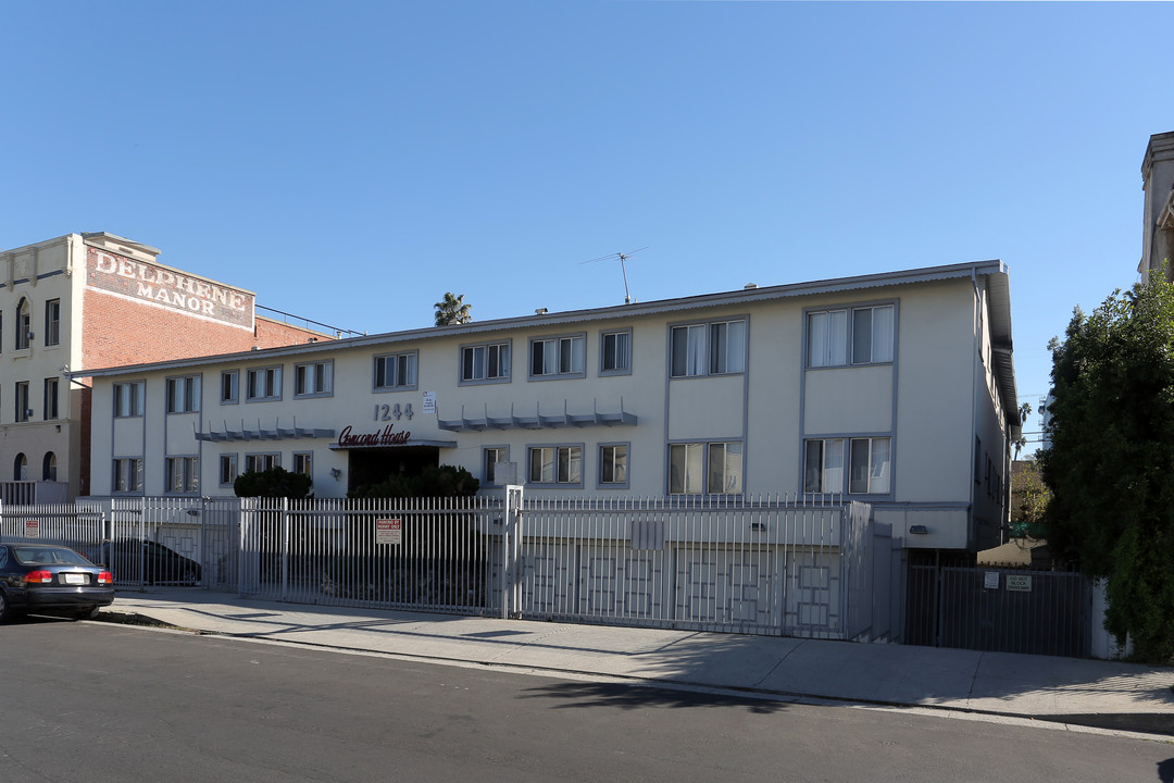 Concord House Apartments in Los Angeles, CA - Building Photo