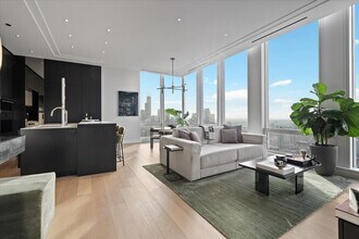 14 W Superior St in Chicago, IL - Building Photo - Building Photo