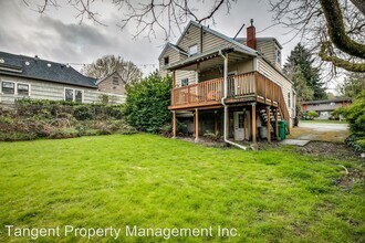 6315 E Burnside St in Portland, OR - Building Photo - Building Photo