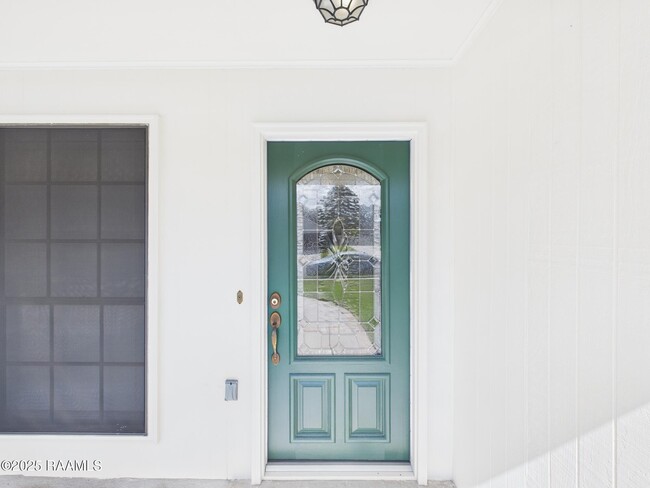 302 Lark Dr in Lafayette, LA - Building Photo - Building Photo