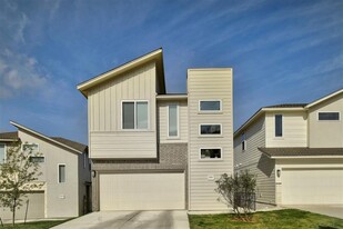 Bee Caves Vistas in Austin, TX - Building Photo