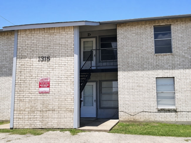 property at 1315 Quail Cir