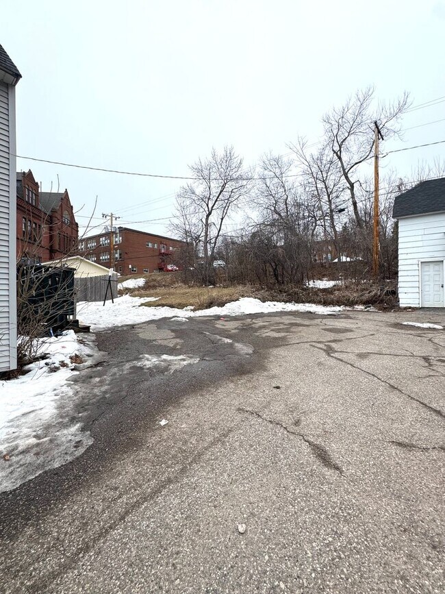 1821 E 1st St in Duluth, MN - Building Photo - Building Photo