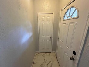 501 Arbor Creek Dr in Euless, TX - Building Photo - Building Photo