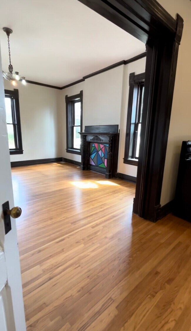 309 W Dunklin St in Jefferson City, MO - Building Photo - Building Photo