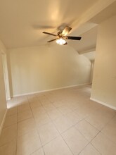 1748 Wipperman Ave NE, Unit B in Palm Bay, FL - Foto de edificio - Building Photo