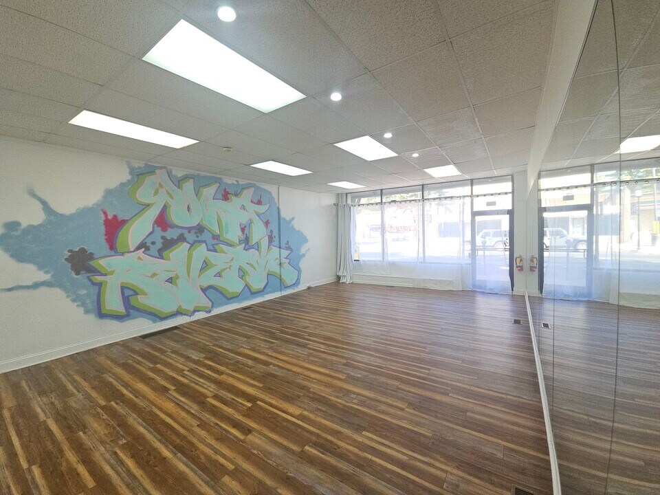 355 N Easton Rd, Unit Commercial Space in Glenside, PA - Foto de edificio