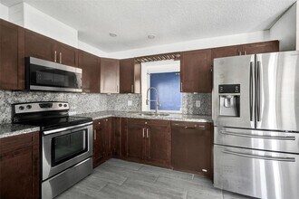 8105 SW 19th St in North Lauderdale, FL - Building Photo - Building Photo
