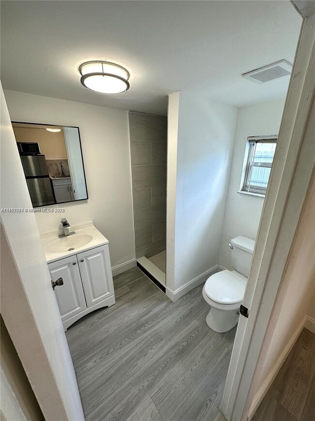 341 NW 61st Ave in Miami, FL - Building Photo - Building Photo