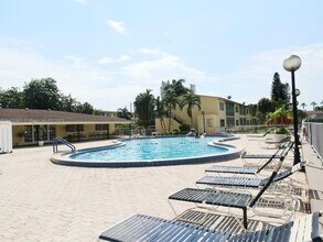 2940 NE 203rd St-Unit -C112 in Aventura, FL - Foto de edificio - Building Photo